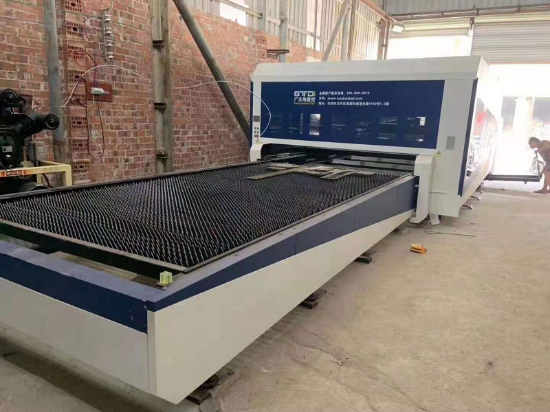 金屬光纖激光切割機(jī)多少錢(qián)一臺(tái)