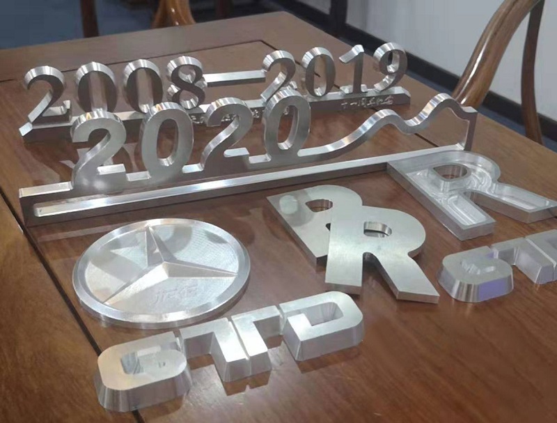 鋁板雕刻機多少錢一臺