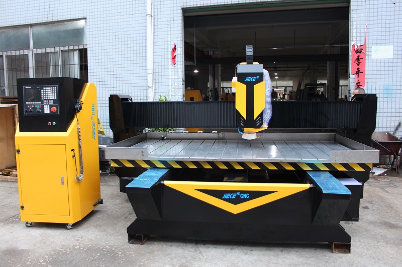 使用鋁板雕刻機要注意哪些事項