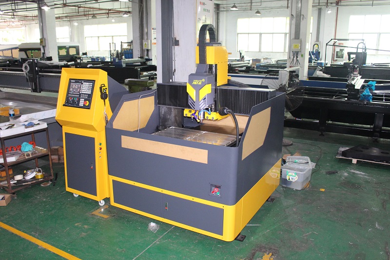 鋁板雕刻機如何提高工件成品率