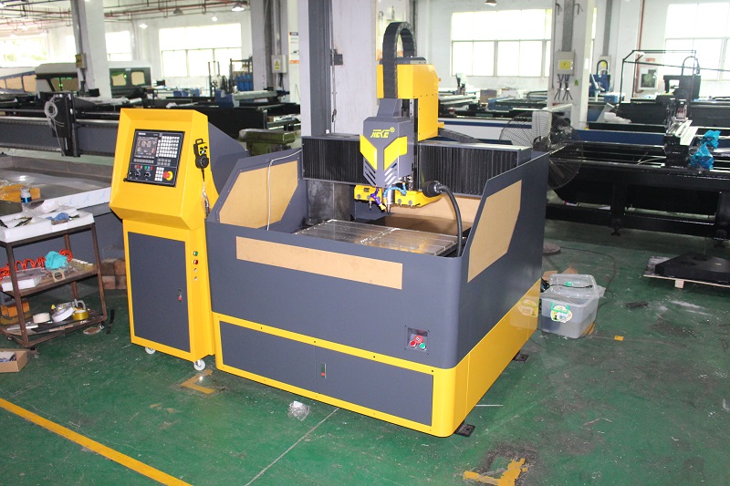 鋁板精雕機(jī)帶刀庫效率速度至少提高30%